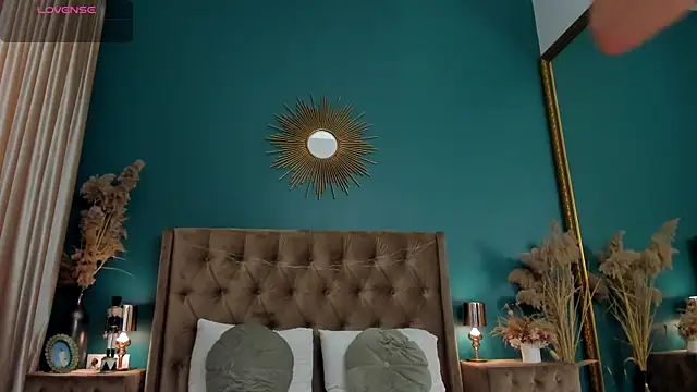 AprilWong online show from 2, 3, 2025