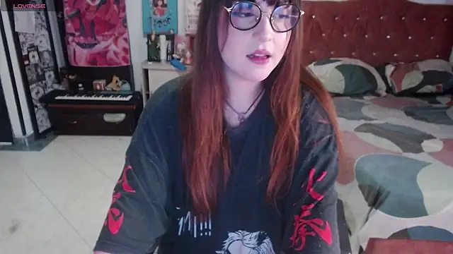 Snapshot of Avril2001 chatting on 8, 10, 2025 Avril2001 online show from 8, 10, 2025