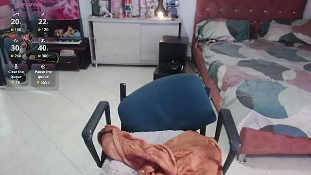 Snapshot of Avril2001 chatting on 24, 10, 2025 Avril2001 online show from 24, 10, 2025