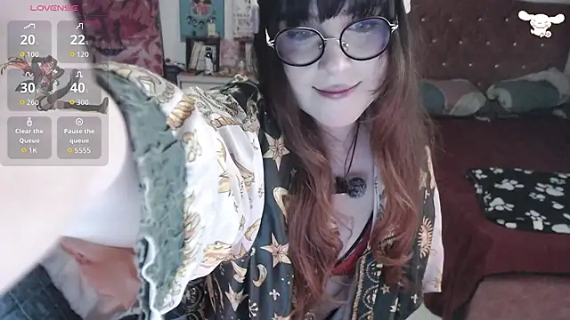 Snapshot of Avril2001 chatting on 4, 12, 2025 Avril2001 online show from 4, 12, 2025