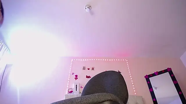 Snapshot of Victoria_Red01 chatting on 4, 2, 2025 Victoria Red01 online show from 4, 2, 2025