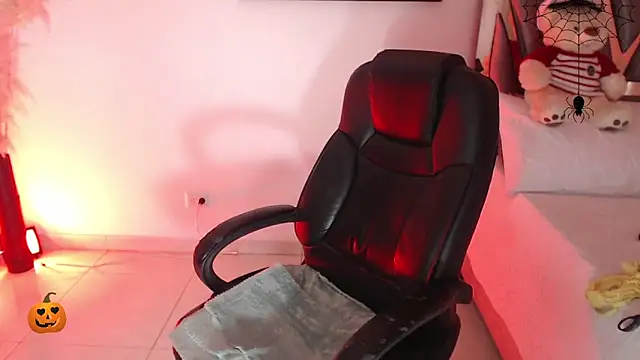 Snapshot of Victoria_Red01 chatting on 30, 10, 2025 Victoria Red01 online show from 30, 10, 2025