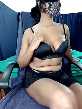 Snapshot of Midnight_Blossom chatting on 19, 12, 2024 Midnight Blossom online show from 19, 12, 2024