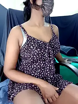 Snapshot of Midnight_Blossom chatting on 10, 2, 2025 Midnight Blossom online show from 10, 2, 2025