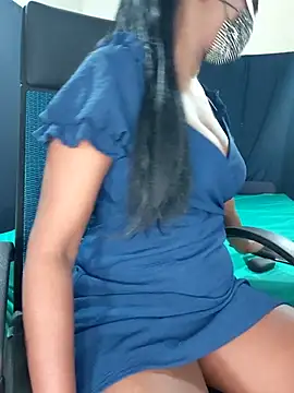 Snapshot of Midnight_Blossom chatting on 14, 1, 2026 Midnight Blossom online show from 14, 1, 2026