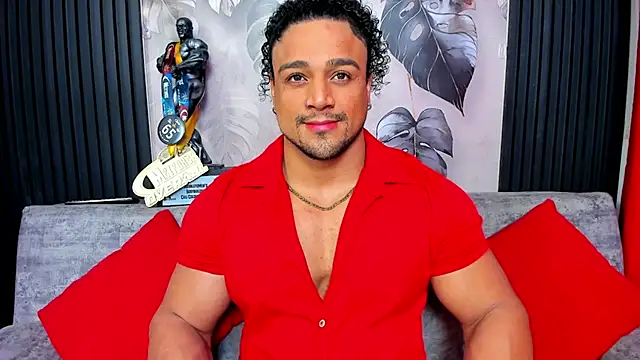 Snapshot of MikeEstevess chatting on 14, 12, 2025 MikeEstevess online show from 14, 12, 2025