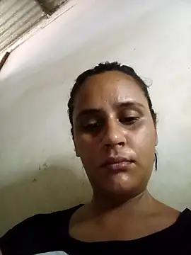 Snapshot of Andreita_95 chatting on 12, 10, 2025 Andreita 95 online show from 12, 10, 2025