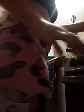 Snapshot of Andreita_95 chatting on 27, 10, 2025 Andreita 95 online show from 27, 10, 2025