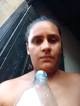 Snapshot of Andreita_95 chatting on 3, 11, 2025 Andreita 95 online show from 3, 11, 2025