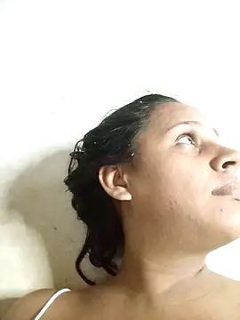 Snapshot of Andreita_95 chatting on 19, 11, 2025 Andreita 95 online show from 19, 11, 2025