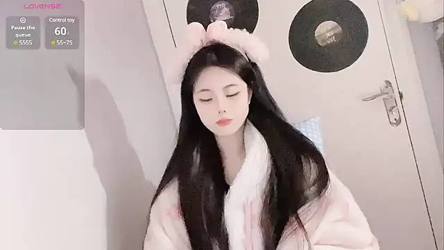 Qedgjwyz1 online show from 4, 2, 2025