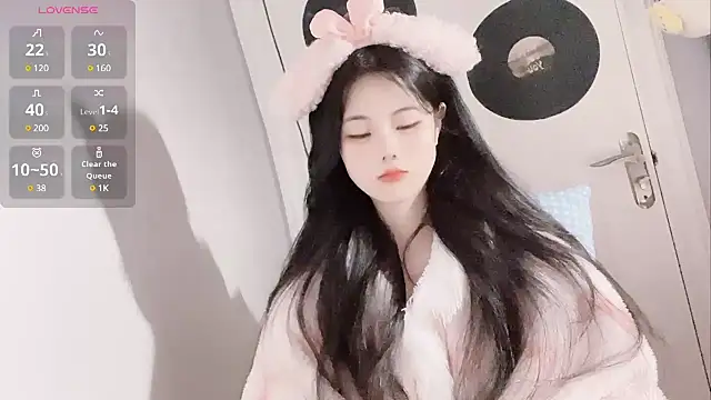 Qedgjwyz1 online show from 10, 2, 2025