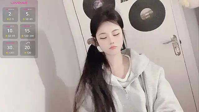 Qedgjwyz1 online show from 18, 2, 2025