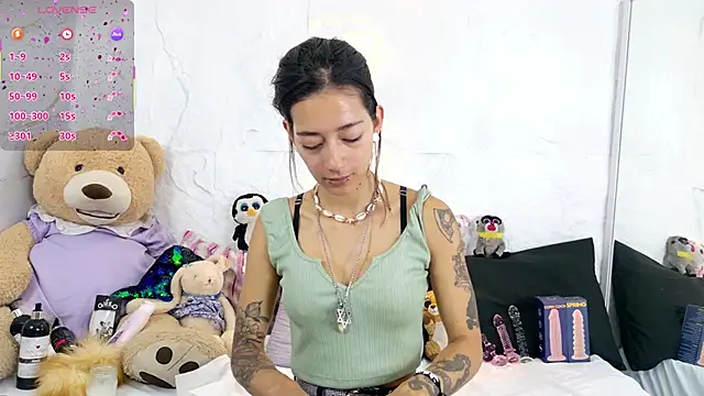 zorravioletta1 online show from 1, 12, 2025