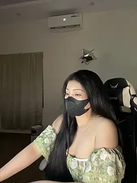 Snapshot of MiMi_0293 chatting on 6, 8, 2026 MiMi 0293 online show from 6, 8, 2026
