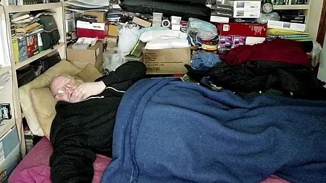 Snapshot of hadeszeuss2 chatting on 18, 12, 2024 hadeszeuss2 online show from 18, 12, 2024