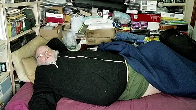 Snapshot of hadeszeuss2 chatting on 18, 12, 2024 hadeszeuss2 online show from 18, 12, 2024