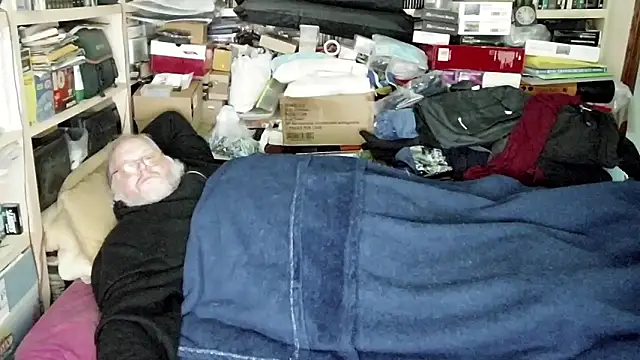 Snapshot of hadeszeuss2 chatting on 19, 12, 2024 hadeszeuss2 online show from 19, 12, 2024