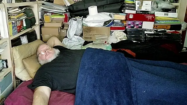 Snapshot of hadeszeuss2 chatting on 3, 1, 2025 hadeszeuss2 online show from 3, 1, 2025