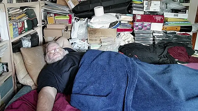 Snapshot of hadeszeuss2 chatting on 5, 1, 2025 hadeszeuss2 online show from 5, 1, 2025