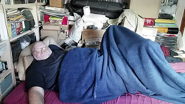 Snapshot of hadeszeuss2 chatting on 3, 2, 2025 hadeszeuss2 online show from 3, 2, 2025