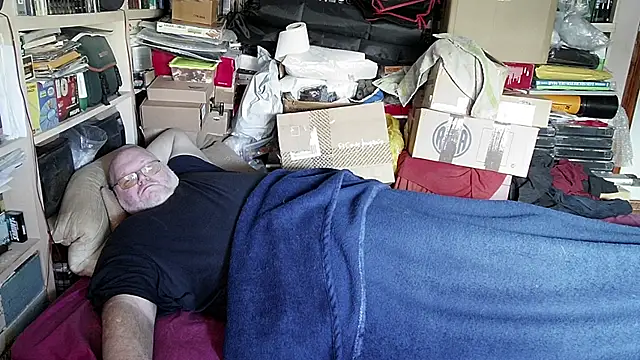 Snapshot of hadeszeuss2 chatting on 4, 2, 2025 hadeszeuss2 online show from 4, 2, 2025