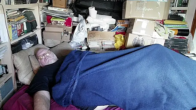 Snapshot of hadeszeuss2 chatting on 5, 2, 2025 hadeszeuss2 online show from 5, 2, 2025