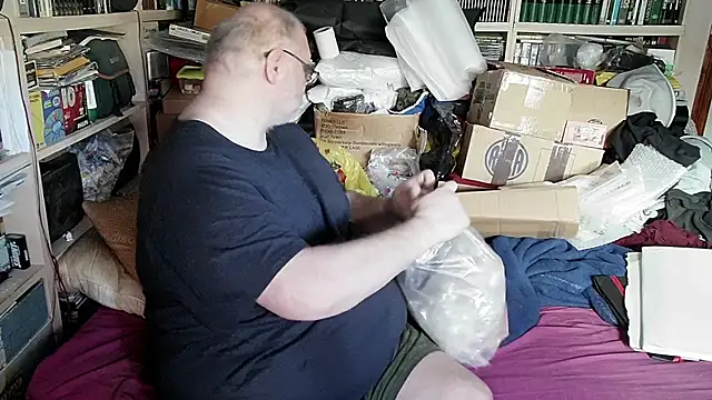 Snapshot of hadeszeuss2 chatting on 14, 2, 2025 hadeszeuss2 online show from 14, 2, 2025