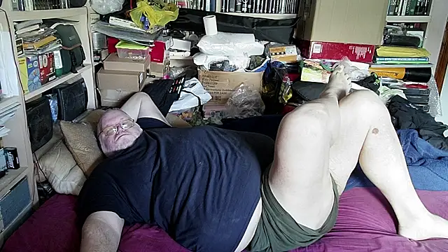 Snapshot of hadeszeuss2 chatting on 19, 2, 2025 hadeszeuss2 online show from 19, 2, 2025