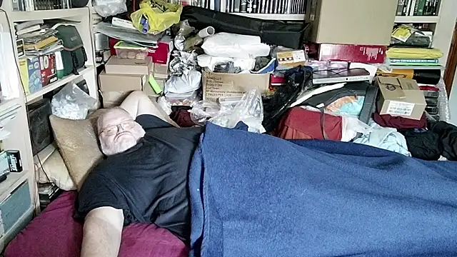 Snapshot of hadeszeuss2 chatting on 1, 3, 2025 hadeszeuss2 online show from 1, 3, 2025