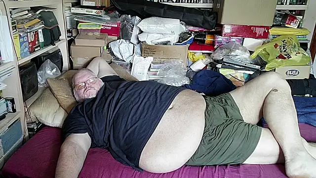 Snapshot of hadeszeuss2 chatting on 12, 3, 2025 hadeszeuss2 online show from 12, 3, 2025