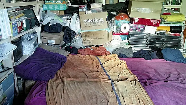 Snapshot of hadeszeuss2 chatting on 18, 9, 2025 hadeszeuss2 online show from 18, 9, 2025