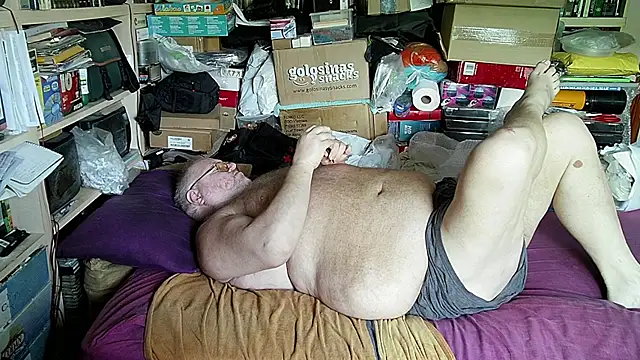 Snapshot of hadeszeuss2 chatting on 8, 10, 2025 hadeszeuss2 online show from 8, 10, 2025