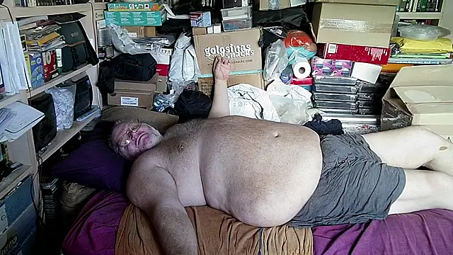 Snapshot of hadeszeuss2 chatting on 15, 10, 2025 hadeszeuss2 online show from 15, 10, 2025