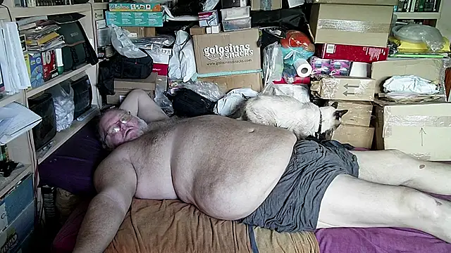 Snapshot of hadeszeuss2 chatting on 28, 10, 2025 hadeszeuss2 online show from 28, 10, 2025