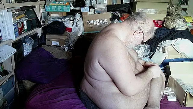 Snapshot of hadeszeuss2 chatting on 12, 11, 2025 hadeszeuss2 online show from 12, 11, 2025