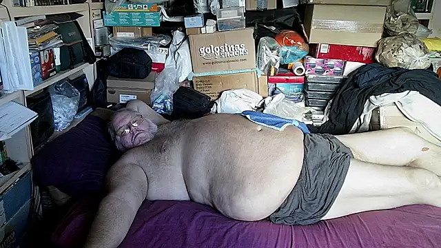 Snapshot of hadeszeuss2 chatting on 14, 11, 2025 hadeszeuss2 online show from 14, 11, 2025