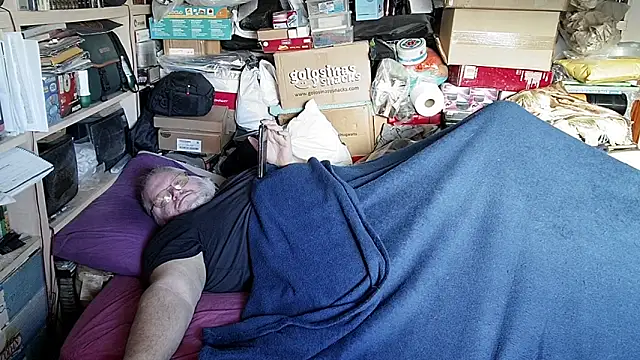 Snapshot of hadeszeuss2 chatting on 3, 12, 2025 hadeszeuss2 online show from 3, 12, 2025