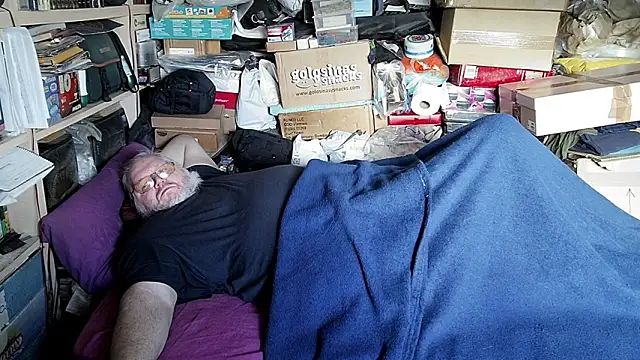 Snapshot of hadeszeuss2 chatting on 15, 12, 2025 hadeszeuss2 online show from 15, 12, 2025