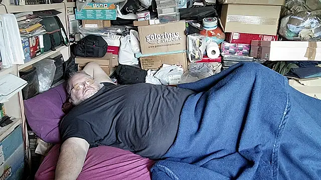 Snapshot of hadeszeuss2 chatting on 19, 12, 2025 hadeszeuss2 online show from 19, 12, 2025