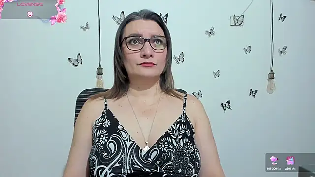 Amie Adams82  online show from 26, 9, 2025