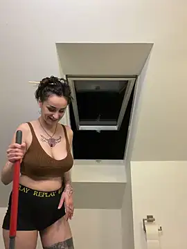 JeSuisUnTapin online show from 15, 4, 2026