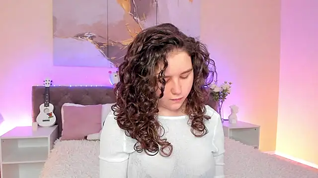 Snapshot of Ariella_Sol chatting on 18, 12, 2024 Ariella Sol online show from 18, 12, 2024