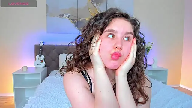 Snapshot of Ariella_Sol chatting on 18, 1, 2025 Ariella Sol online show from 18, 1, 2025