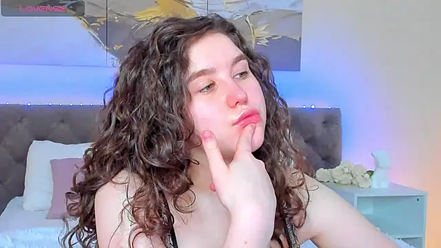 Snapshot of Ariella_Sol chatting on 18, 1, 2025 Ariella Sol online show from 18, 1, 2025