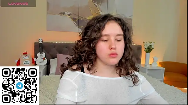 Snapshot of Ariella_Sol chatting on 6, 2, 2025 Ariella Sol online show from 6, 2, 2025