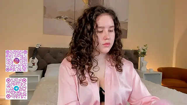 Snapshot of Ariella_Sol chatting on 17, 9, 2025 Ariella Sol online show from 17, 9, 2025