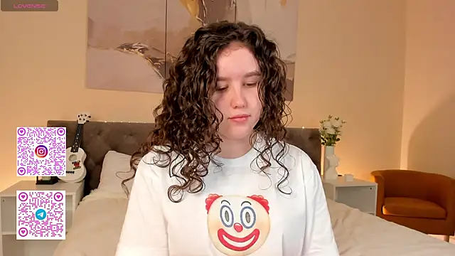 Snapshot of Ariella_Sol chatting on 19, 9, 2025 Ariella Sol online show from 19, 9, 2025