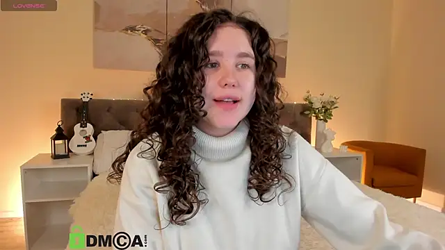 Snapshot of Ariella_Sol chatting on 7, 10, 2025 Ariella Sol online show from 7, 10, 2025