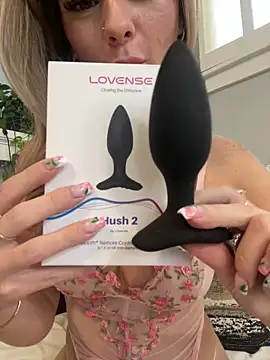 LoveShae  online show from 6, 12, 2024